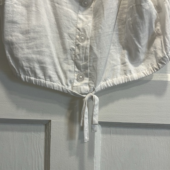 Cropped white tank. - Picture 3 of 3